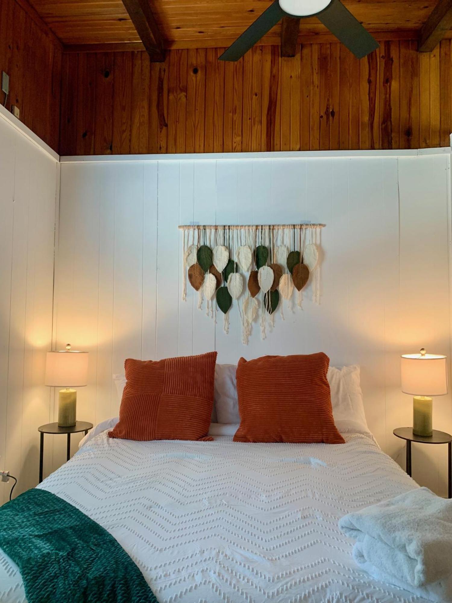 Lakefront Cottage In Secluded Cove Sunrise Beach Esterno foto