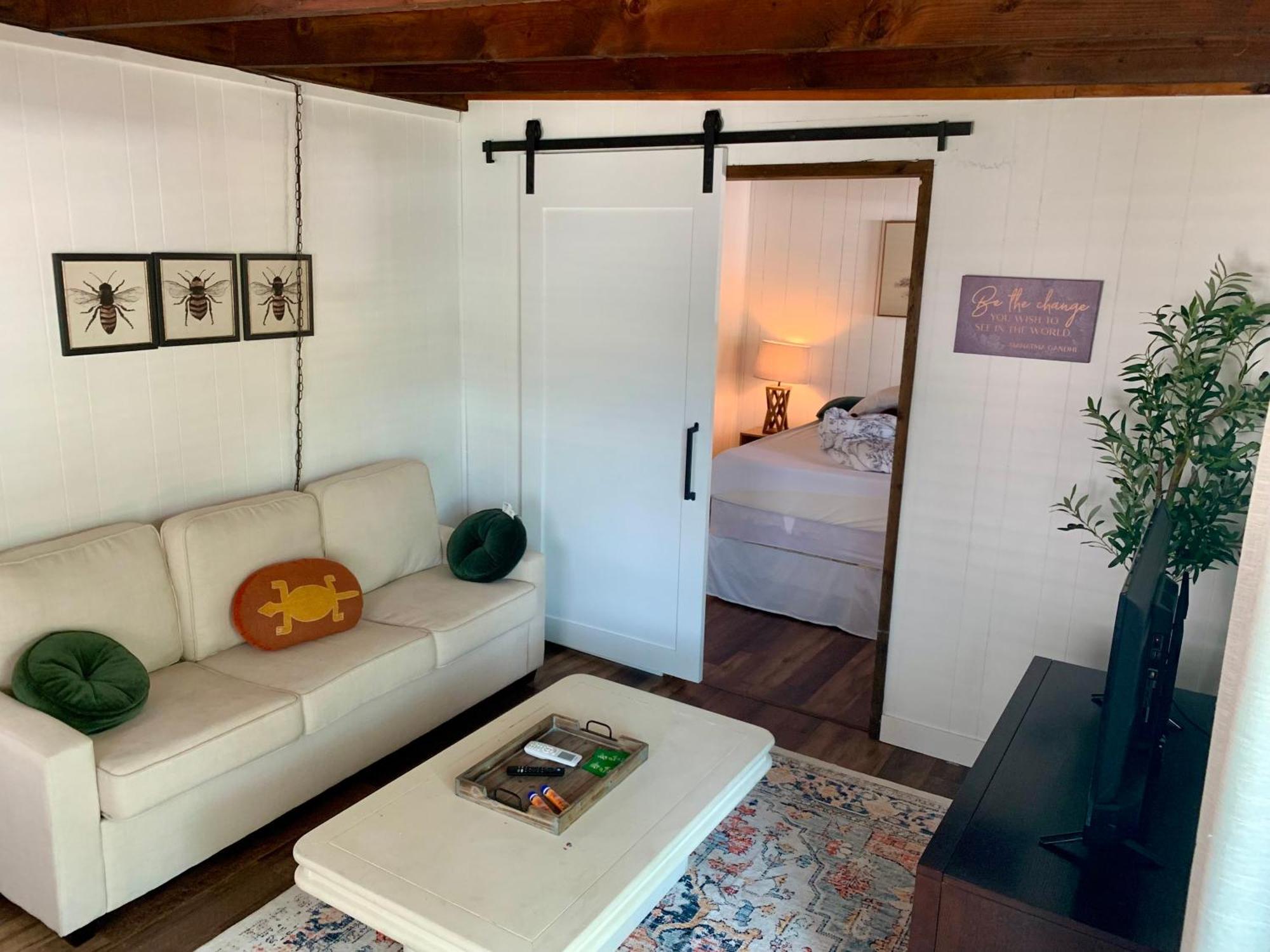 Lakefront Cottage In Secluded Cove Sunrise Beach Esterno foto